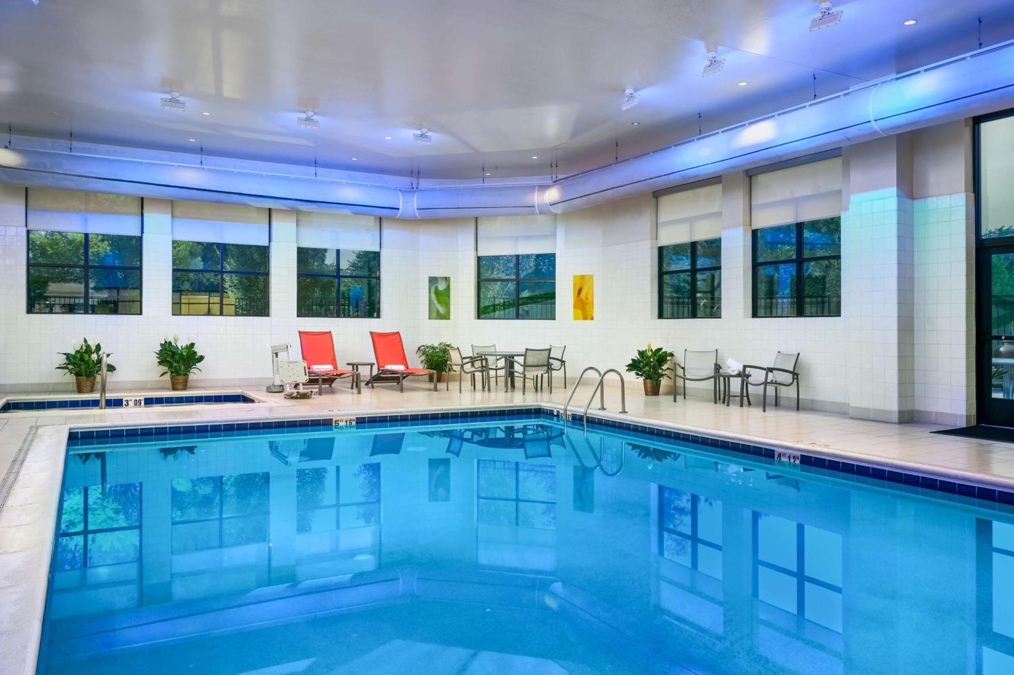 Hilton Richmond & 4* Short Pump